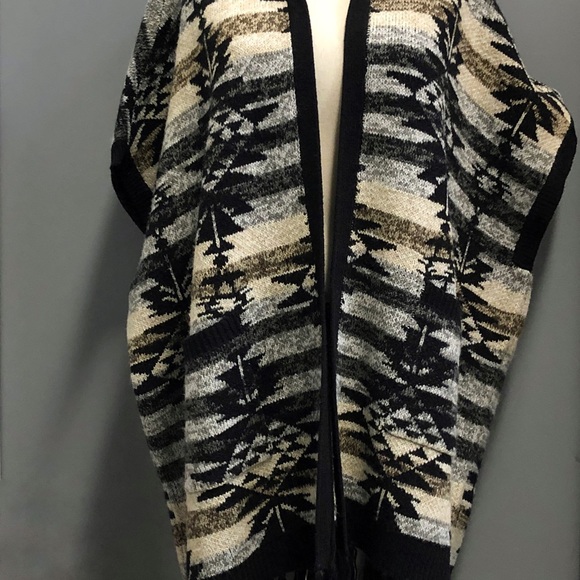 Knit Aztec Design O/S Fringed Poncho/Cape/Kimono, Black/Cream - Picture 1 of 6
